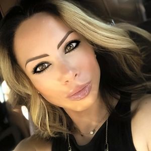 Meet your Posher, Debi